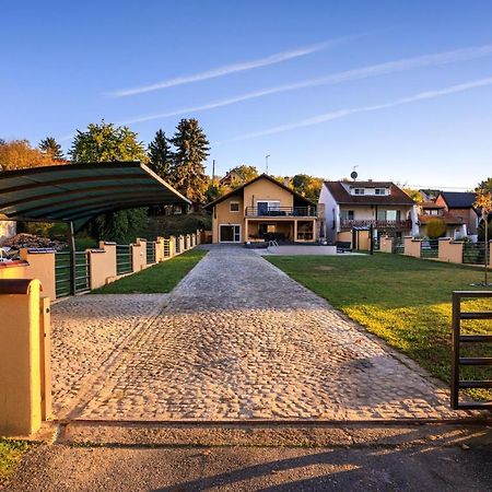 Villa Aljmaš Exteriér fotografie