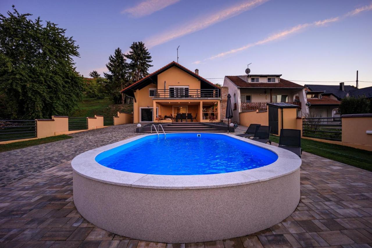 Villa Aljmaš Exteriér fotografie