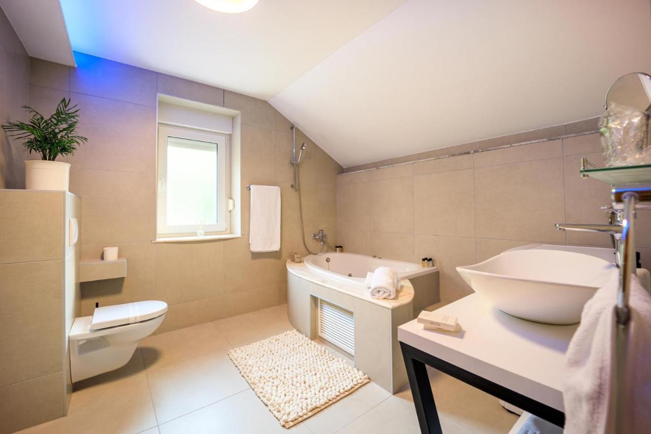 Villa Aljmaš Exteriér fotografie